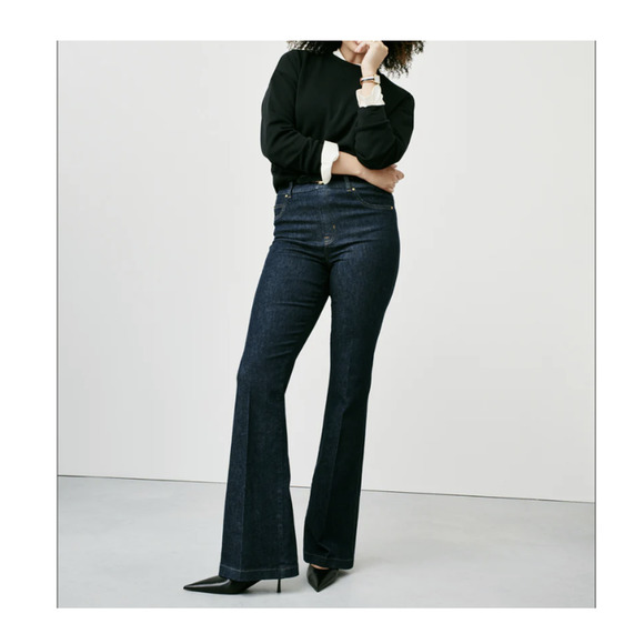 Spanx Jeans SPANXshape EveryWear Flare Slimming Raw Indigo Dark Wash Medium - Picture 1 of 12